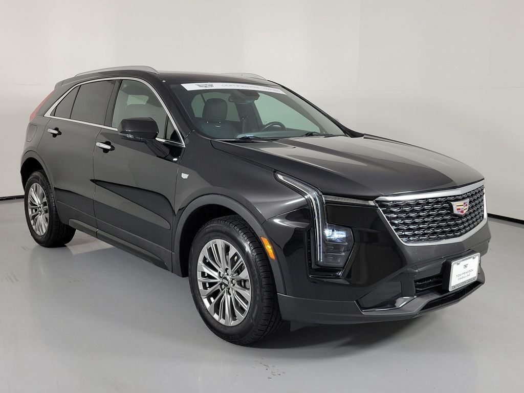 2024 Cadillac XT4 — photo 1 of 7