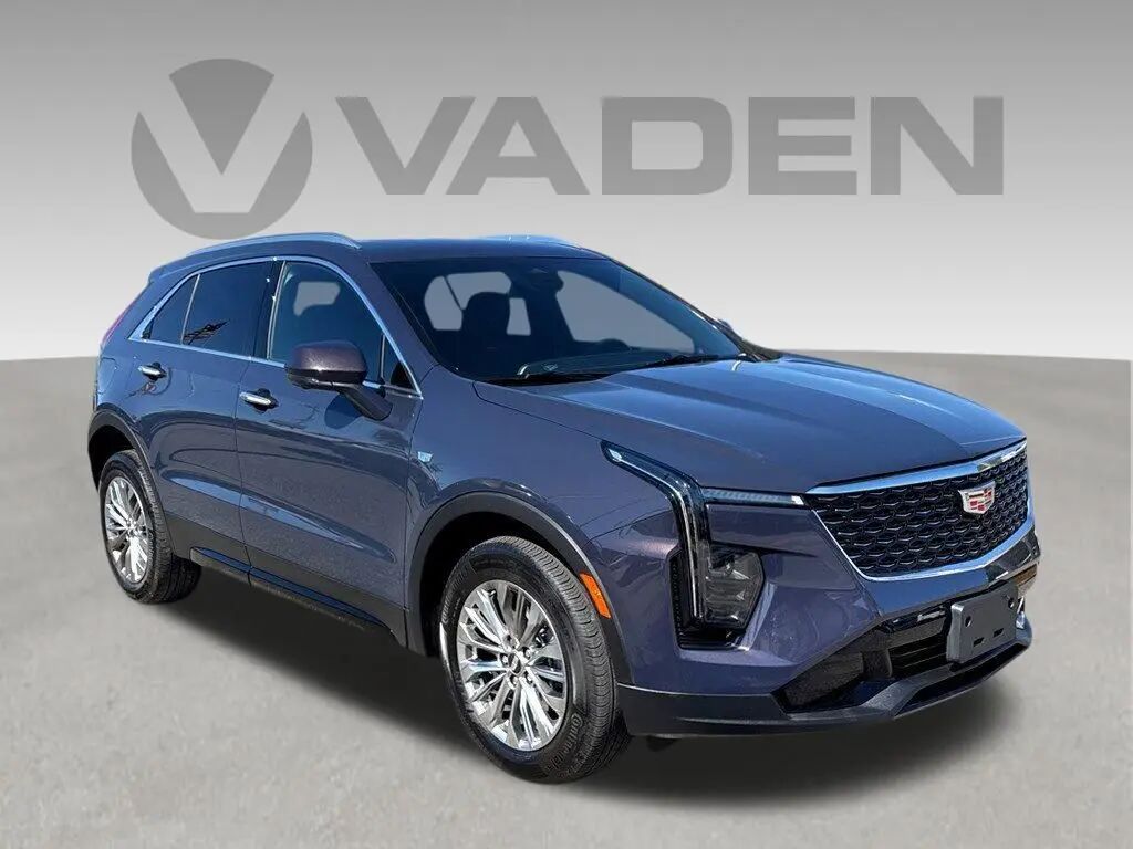 2025 Cadillac XT4 Premium Luxury — photo 1 of 13