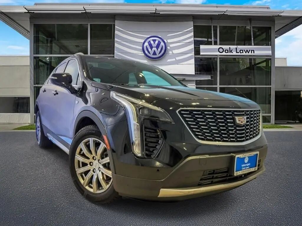 2022 Cadillac XT4 Premium Luxury — photo 1 of 13