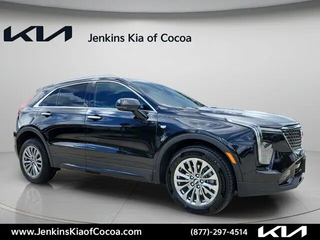2025 Cadillac XT4 Premium Luxury — photo 1 of 13