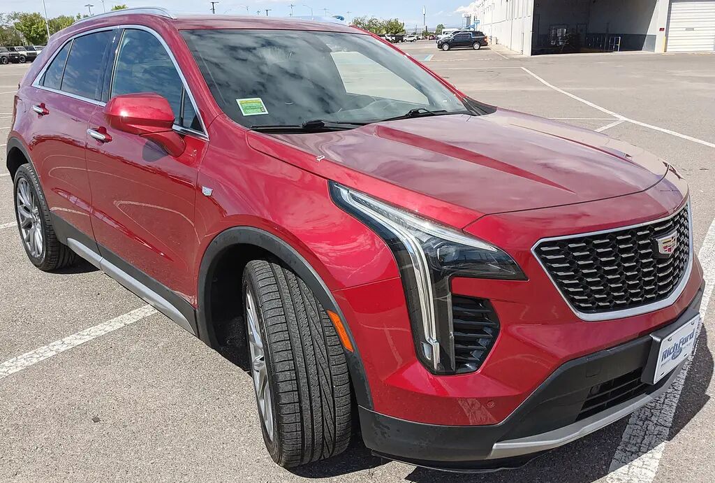 2019 Cadillac XT4 Premium Luxury — photo 1 of 13