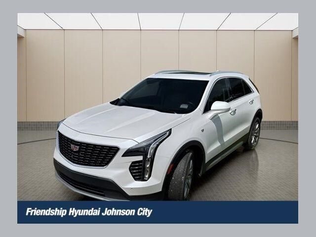 2020 Cadillac XT4 Premium Luxury — photo 1 of 12