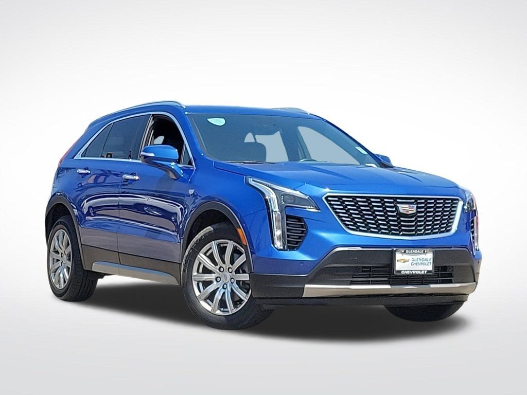 2023 Cadillac XT4 — photo 1 of 7