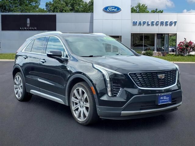 2019 Cadillac XT4 Premium Luxury — photo 1 of 13