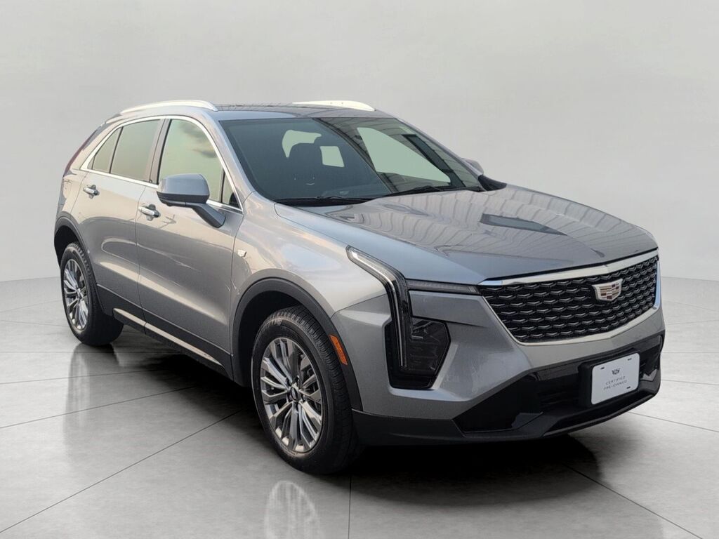 2025 Cadillac XT4 — photo 1 of 7