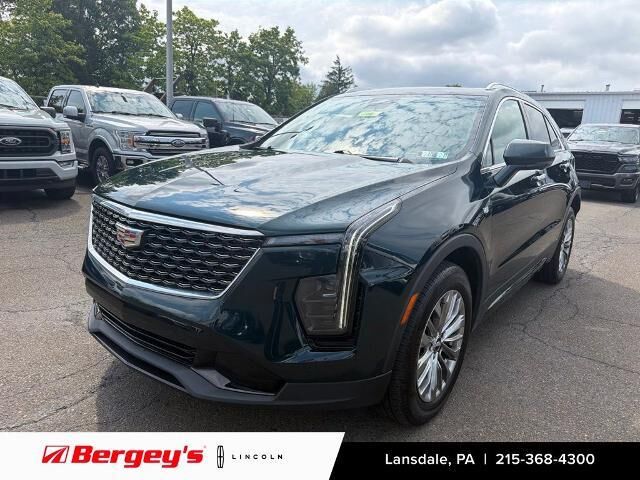 2025 Cadillac XT4 Premium Luxury