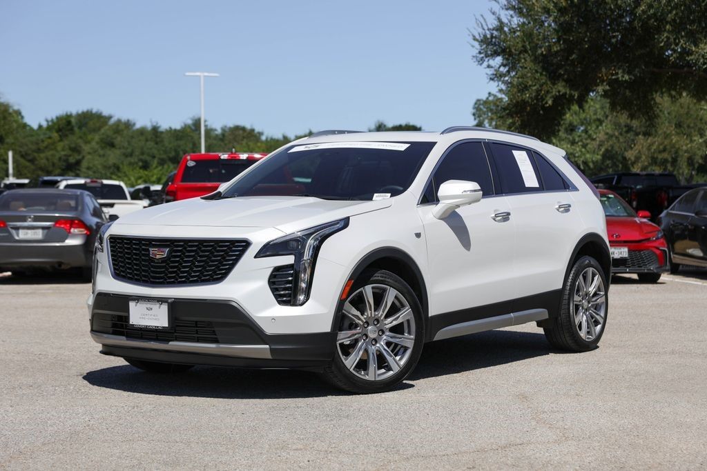 2022 Cadillac XT4 — photo 1 of 7