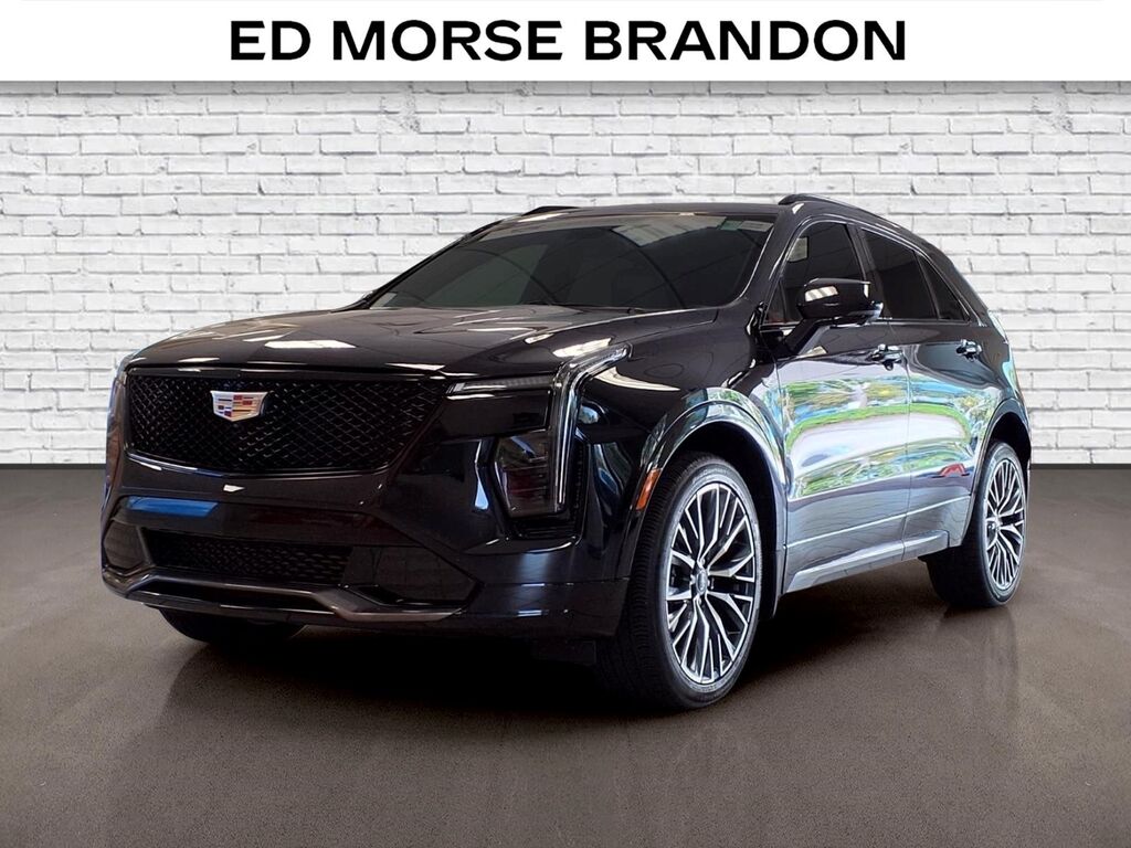 2025 Cadillac XT4 — photo 1 of 7
