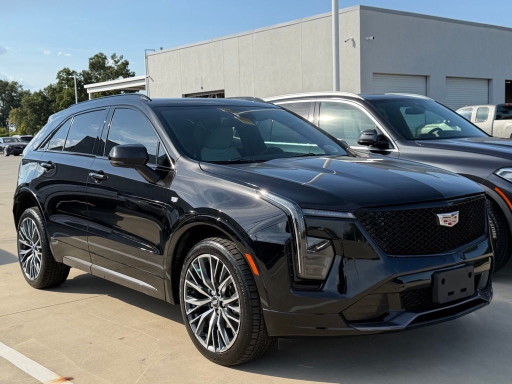 2024 Cadillac XT4 — photo 1 of 6