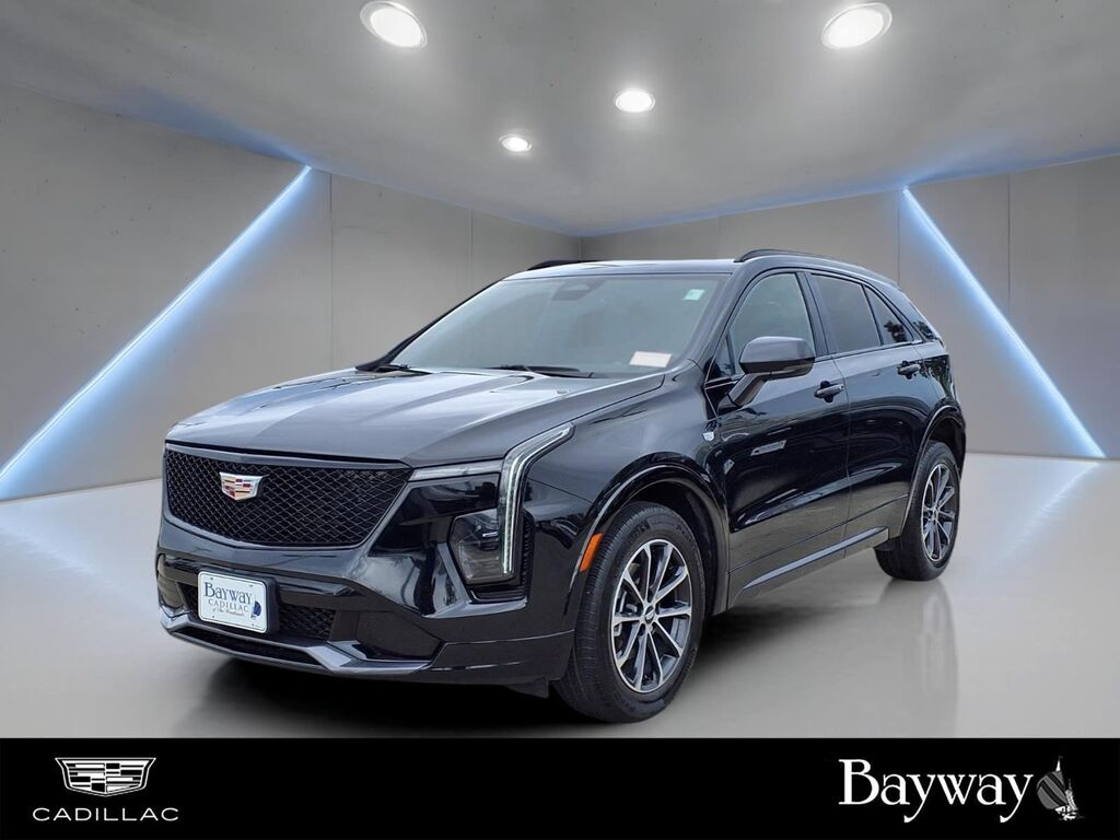 2024 Cadillac XT4 — photo 1 of 6