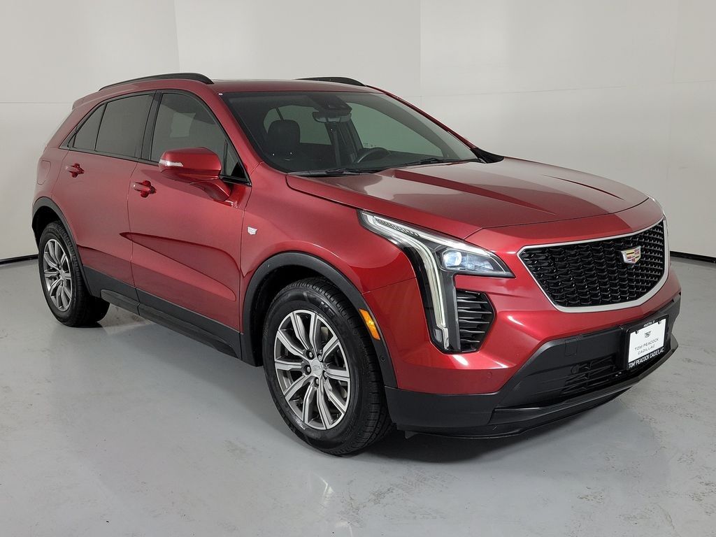2022 Cadillac XT4 — photo 1 of 7