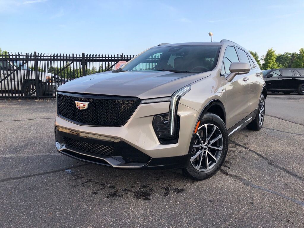 2024 Cadillac XT4 — photo 1 of 7