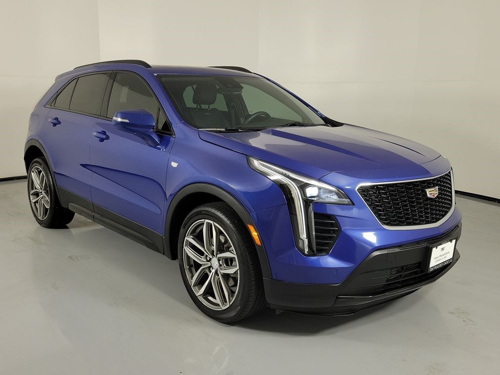 2023 Cadillac XT4 — photo 1 of 7
