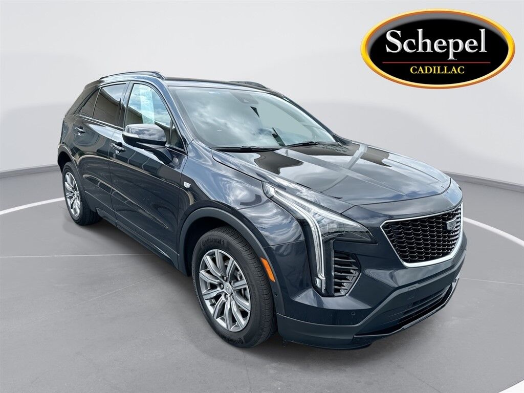 2022 Cadillac XT4 — photo 1 of 7