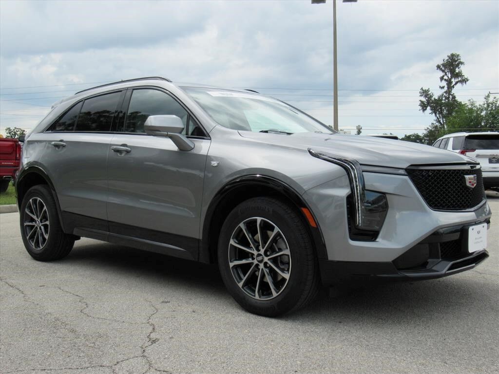 2025 Cadillac XT4 — photo 1 of 7