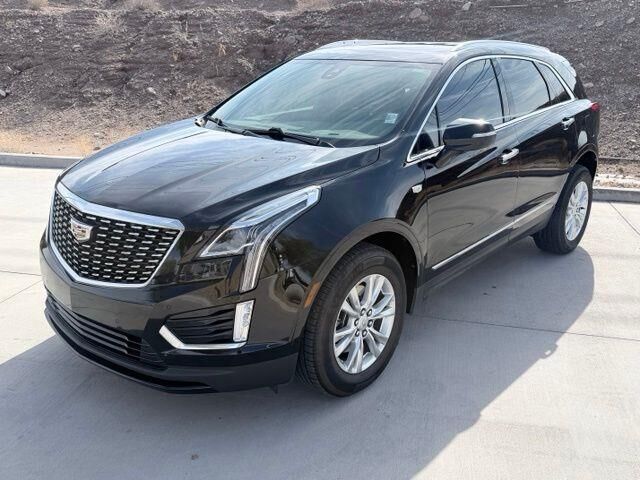 2023 Cadillac XT5 Luxury — photo 1 of 13