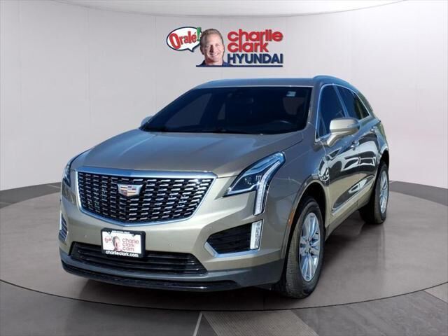 2023 Cadillac XT5 Luxury — photo 1 of 13