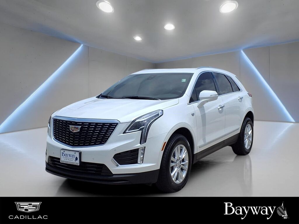 2026 Cadillac XT5 — photo 1 of 7