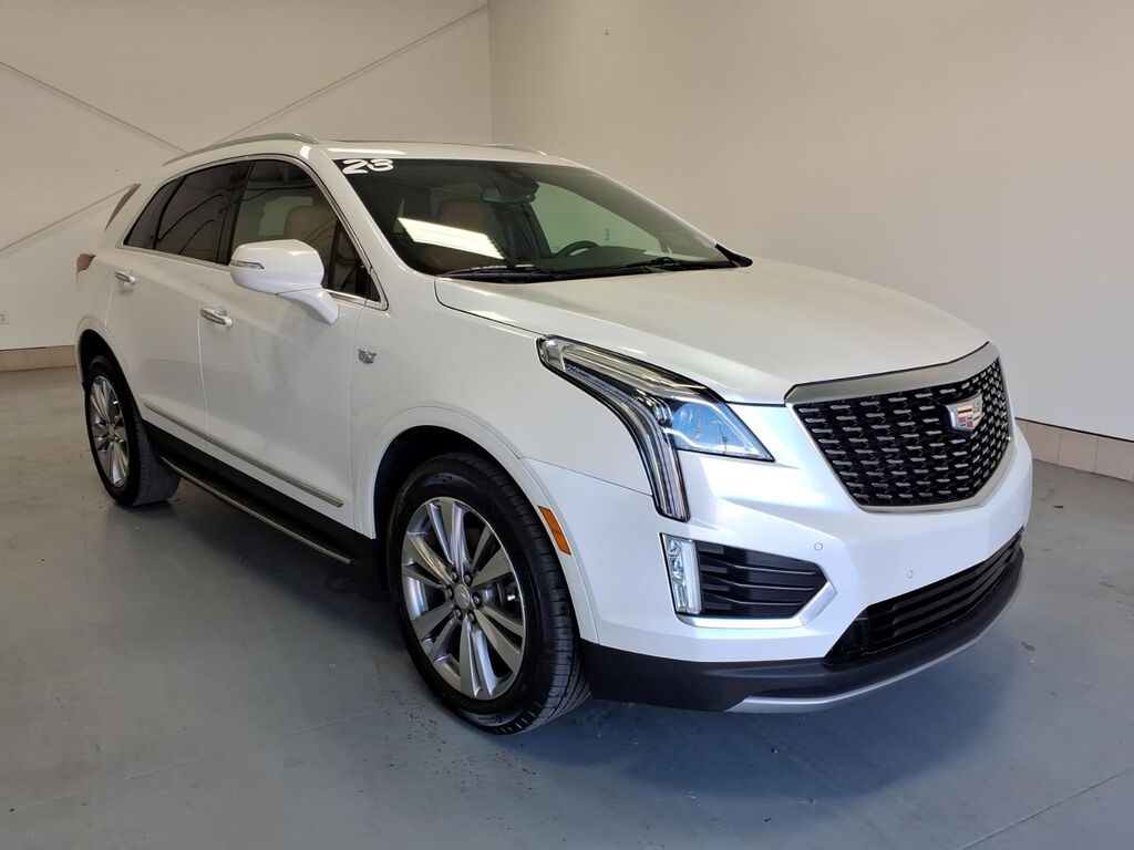 2023 Cadillac XT5 — photo 1 of 7