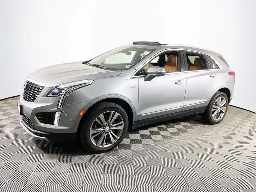 2024 Cadillac XT5 Premium Luxury — photo 1 of 13