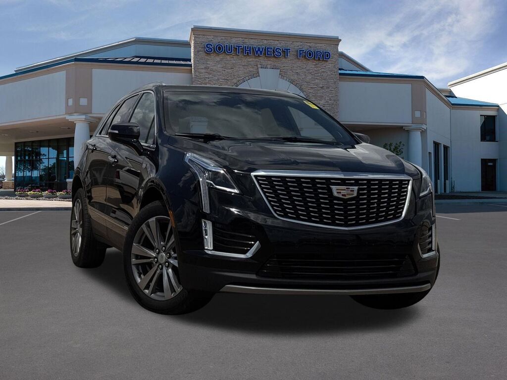 2025 Cadillac XT5 — photo 1 of 7