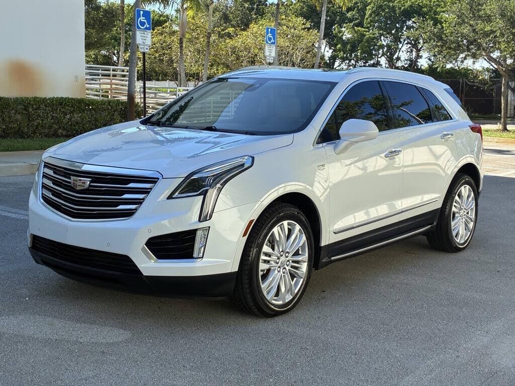 2017 Cadillac XT5 Premium Luxury — photo 1 of 1