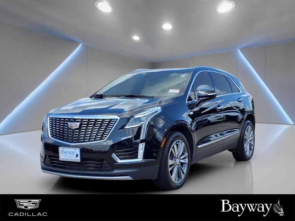 2024 Cadillac XT5 — photo 1 of 6