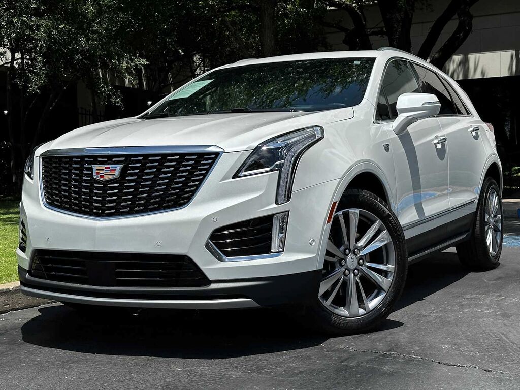 2025 Cadillac XT5 — photo 1 of 7