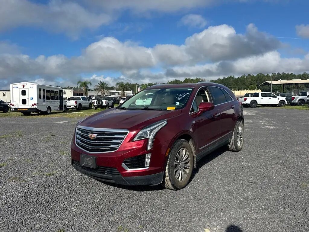 2018 Cadillac XT5 Luxury — photo 1 of 13