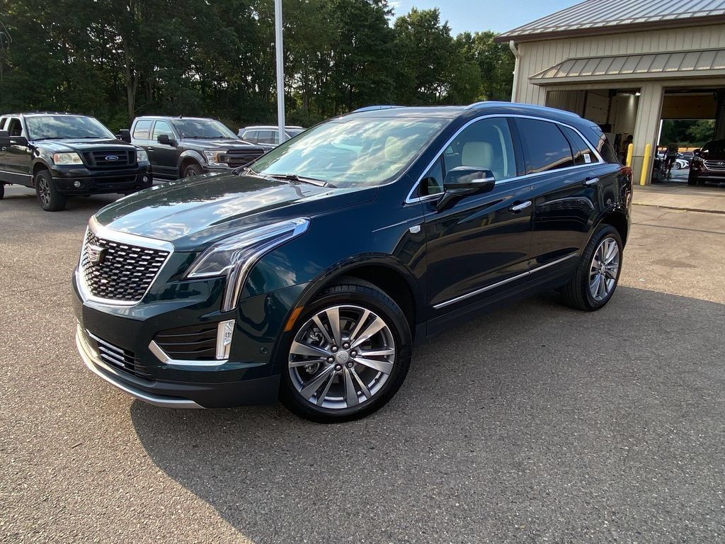 2024 Cadillac XT5 — photo 1 of 7