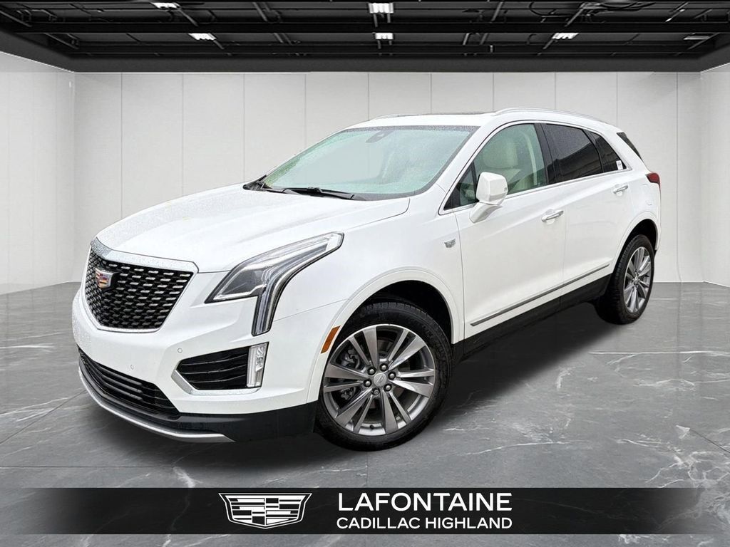 2025 Cadillac XT5 — photo 1 of 7
