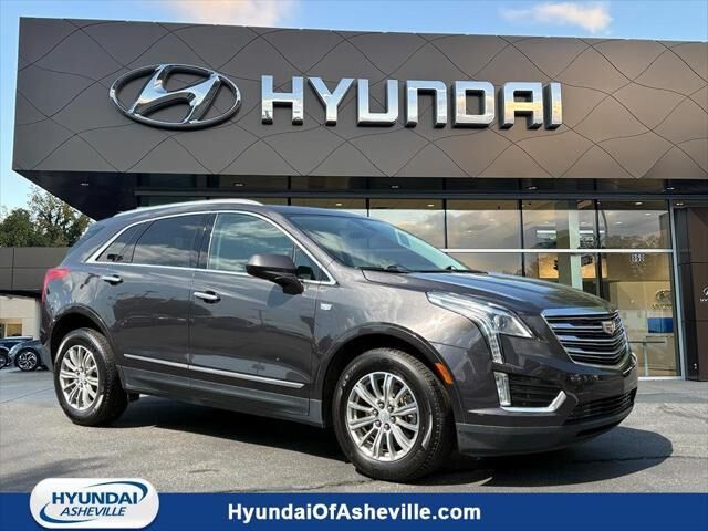 2017 Cadillac XT5 Luxury — photo 1 of 13
