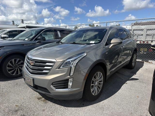 2017 Cadillac XT5 Luxury — photo 1 of 12