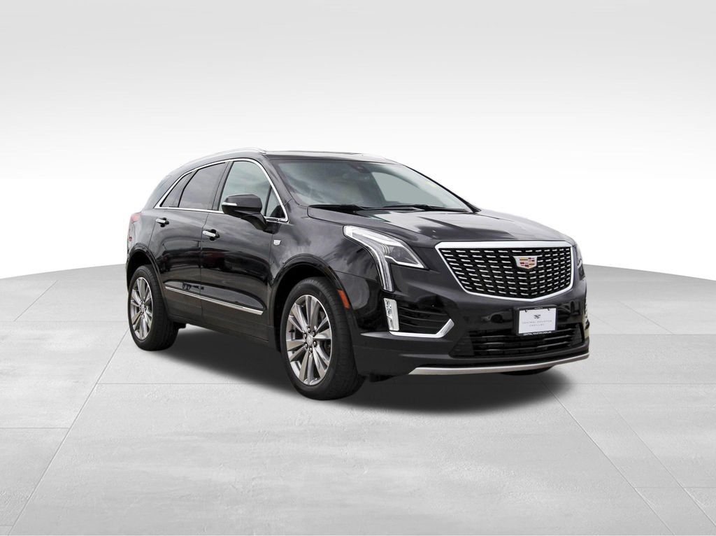 2024 Cadillac XT5 — photo 1 of 7