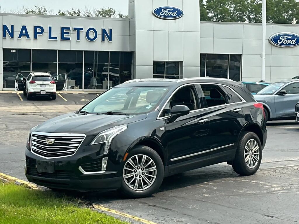 2017 Cadillac XT5 Luxury — photo 1 of 50