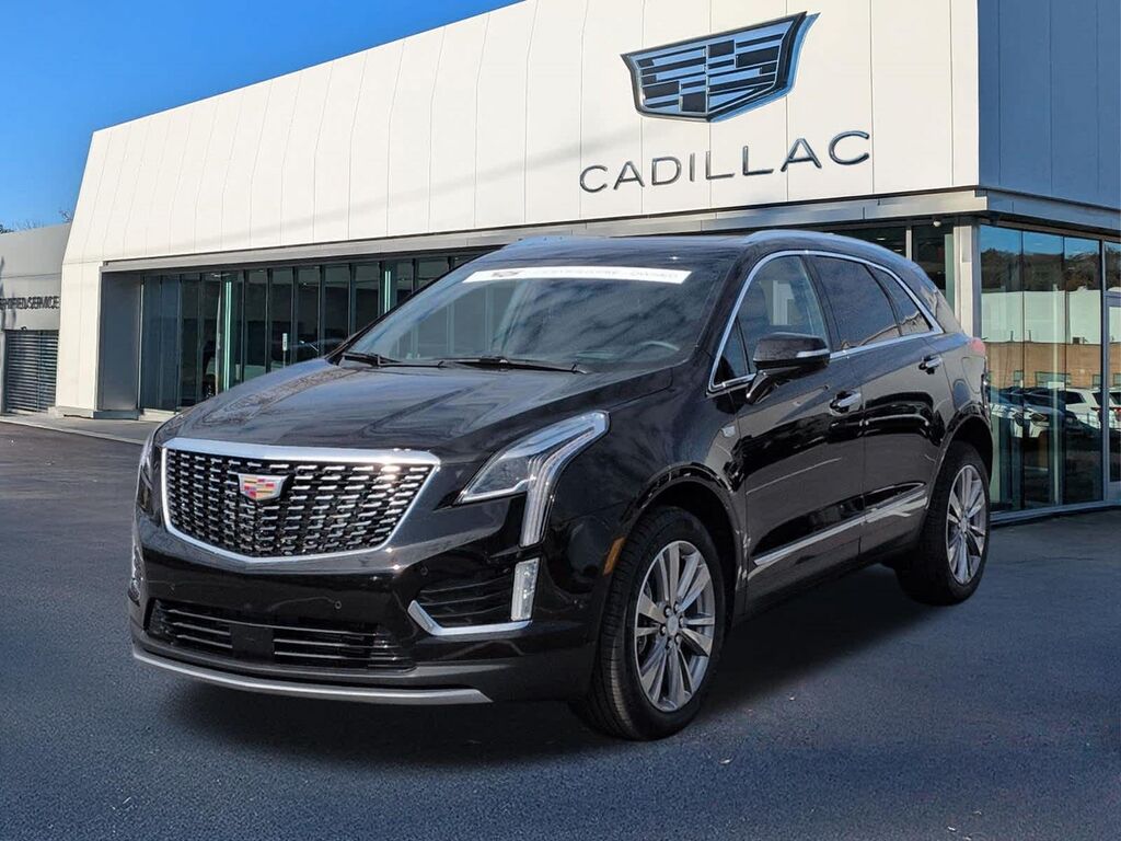 2025 Cadillac XT5 — photo 1 of 7