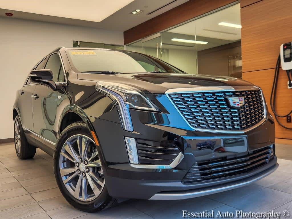 2025 Cadillac XT5 — photo 1 of 7
