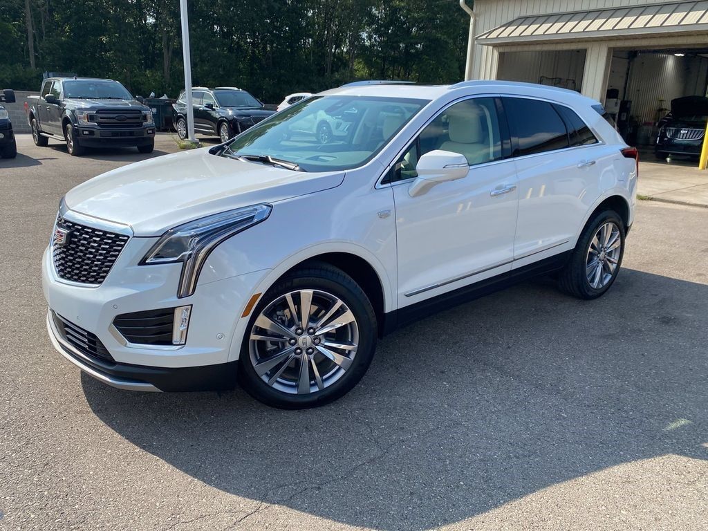2024 Cadillac XT5 — photo 1 of 7