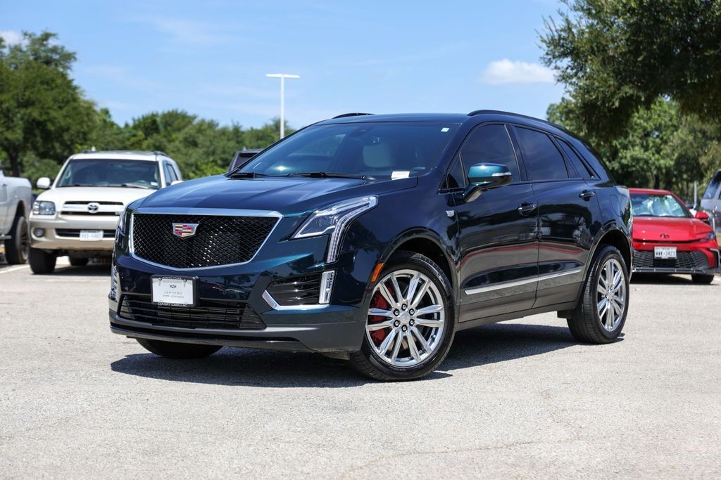 2025 Cadillac XT5 — photo 1 of 7