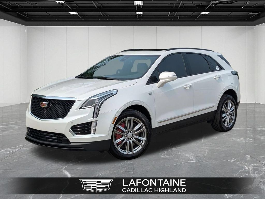 2025 Cadillac XT5 — photo 1 of 7