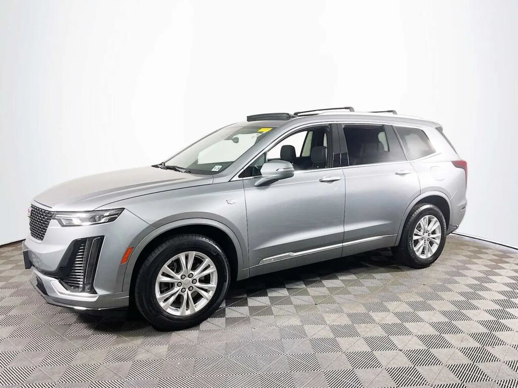 2024 Cadillac XT6 Luxury — photo 1 of 13