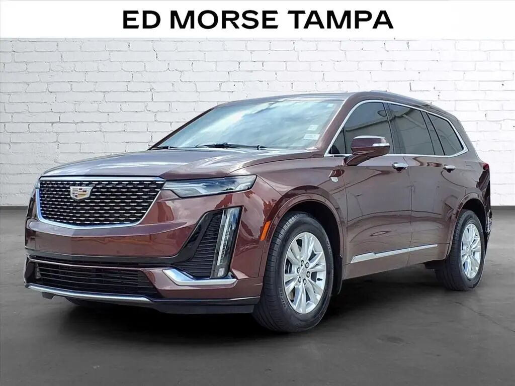 2023 Cadillac XT6 Luxury — photo 1 of 13