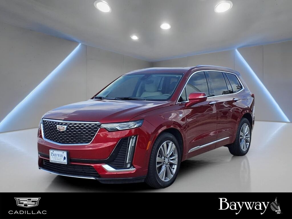 2024 Cadillac XT6 — photo 1 of 6