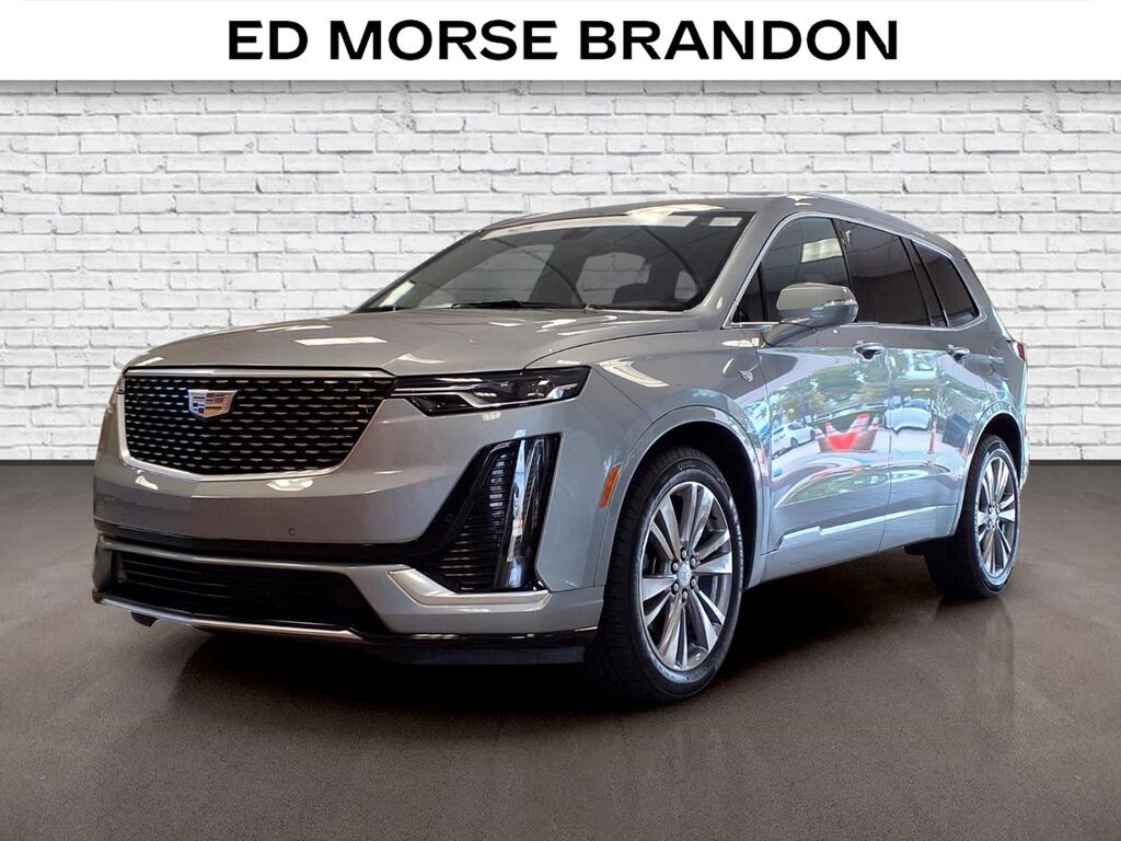 2025 Cadillac XT6 — photo 1 of 7