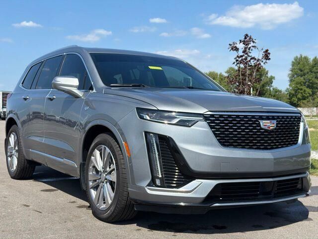 2023 Cadillac XT6 Premium Luxury — photo 1 of 13