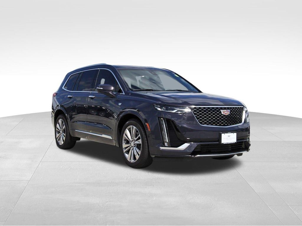 2025 Cadillac XT6 — photo 1 of 7