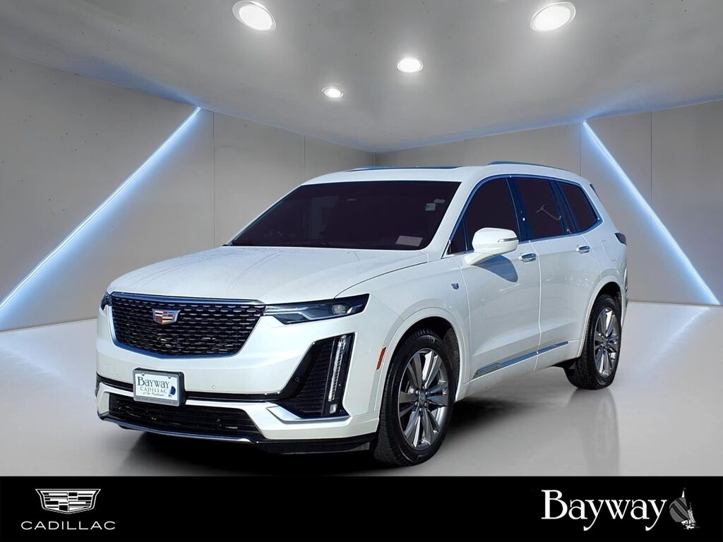 2024 Cadillac XT6 — photo 1 of 7
