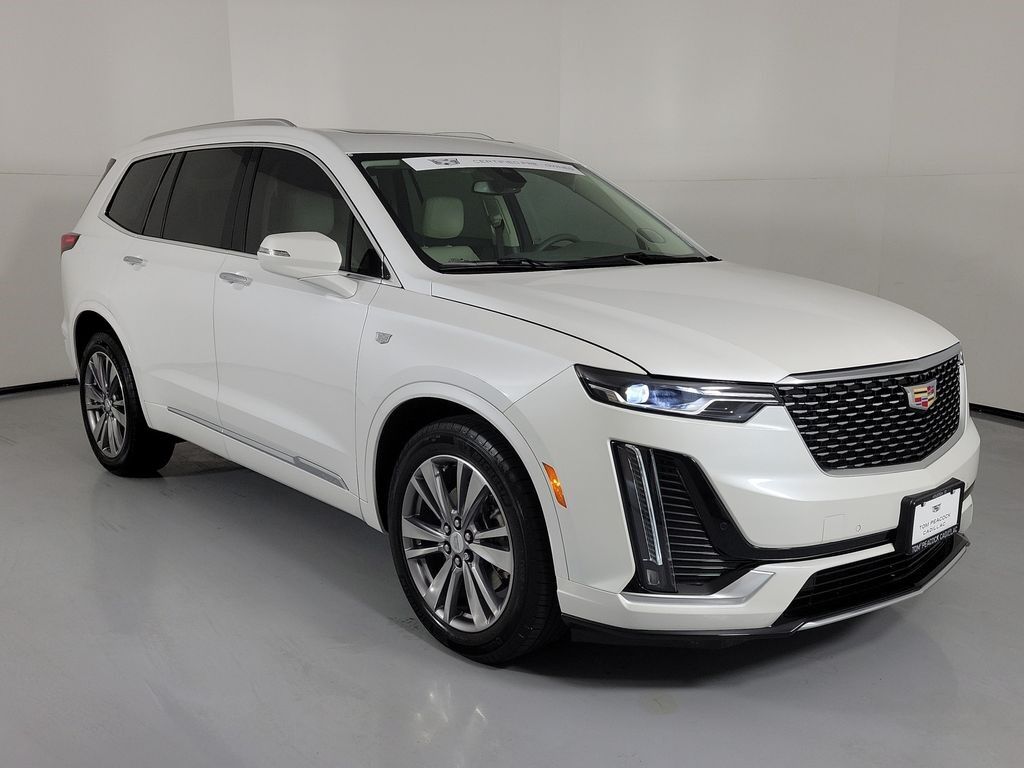 2025 Cadillac XT6 — photo 1 of 7