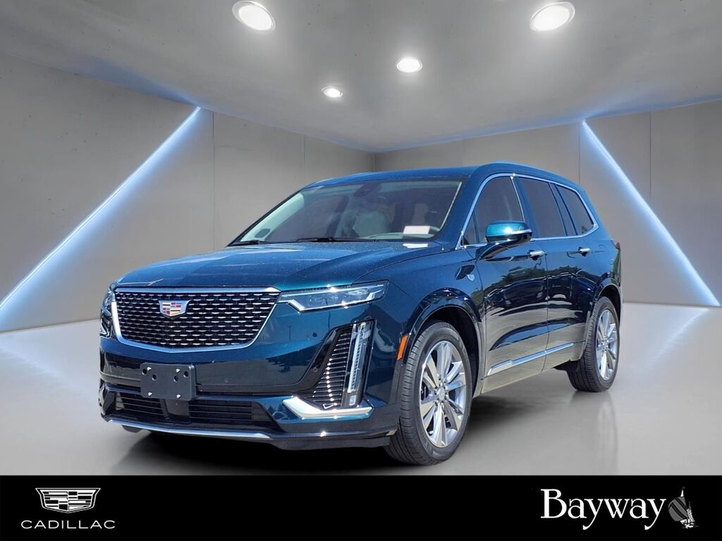 2025 Cadillac XT6 — photo 1 of 6