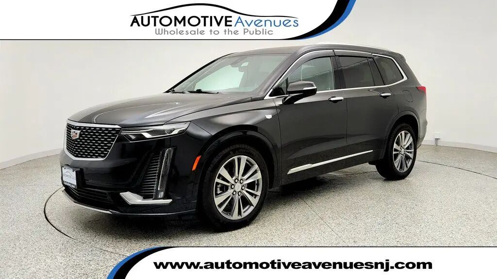 2022 Cadillac XT6 Premium Luxury — photo 1 of 13